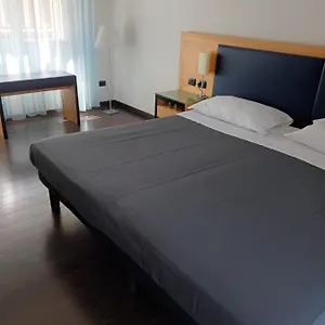 Luxury Station , Padua Italia